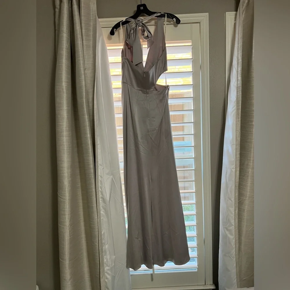 Halston Heritage Deep V Silver Dress - Picture 6 of 11